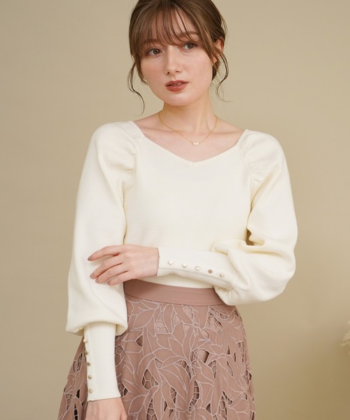 NOELA（ノエラ）の「ボリュームスリーブニット（ニット/セーター・レディース・オフホワイト/ボルドー/ベージュ/ブラック・フリー）」の2枚目の写真