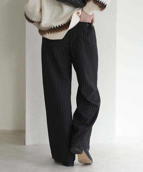 fredy emue(フレディエミュ)の「ストライプイージーセミワイドパンツ(その他パンツ・レディース・ブラック系その他/グレー系その他・38/36)」の4枚目の写真