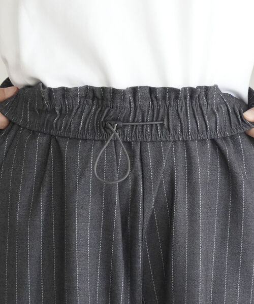 fredy emue(フレディエミュ)の「ストライプイージーセミワイドパンツ(その他パンツ・レディース・ブラック系その他/グレー系その他・38/36)」の21枚目の写真