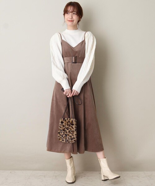 ITS'DEMO（イッツデモ）の「【ウエストマークでバランス抜群/微光沢】コーデュロイキャミワンピース（ワンピース・レディース・ブラウン系その他/アイボリー/ブルー・00）」の4枚目の写真