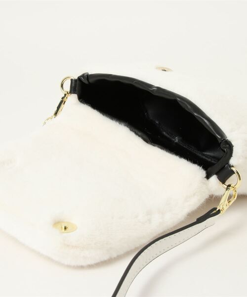 KOBE LETTUCE（コウベレタス）の「2wayエコファーハンドバッグ（ハンドバッグ・レディース・グレイッシュベージュ/ブラック/オフホワイト・FREE）」の16枚目の写真