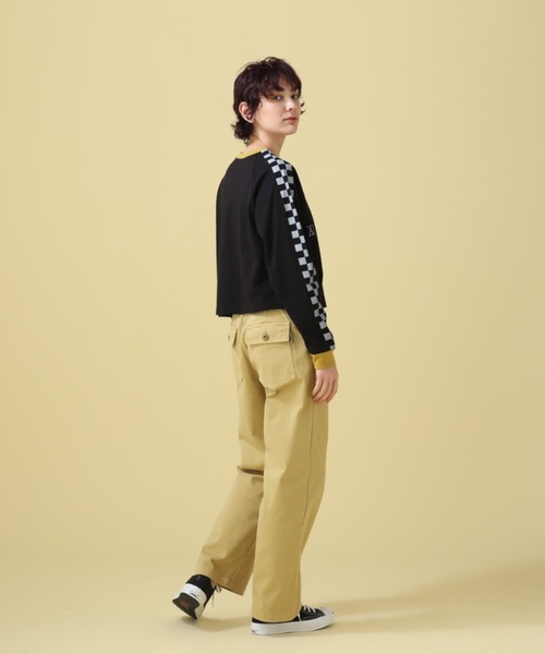 AVIREX（アヴィレックス）の「BI-COLOR LOGO GRAPHIC TOPS/ バイカラーロゴグラフィックトップス（Tシャツ/カットソー・レディース・ブラック/オフホワイト・FREE）」の4枚目の写真