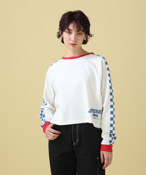 AVIREX（アヴィレックス）の「BI-COLOR LOGO GRAPHIC TOPS/ バイカラーロゴグラフィックトップス（Tシャツ/カットソー・レディース・ブラック/オフホワイト・FREE）」の9枚目の写真