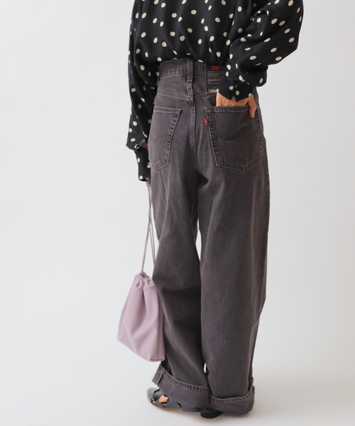 Levi's（リーバイス）の「【LEVI'S/リーバイス】FOLDED PLEATED BAGGY：デニムパンツ（デニムパンツ・レディース・ブラック/サックスブルー・26/25/24）」の8枚目の写真
