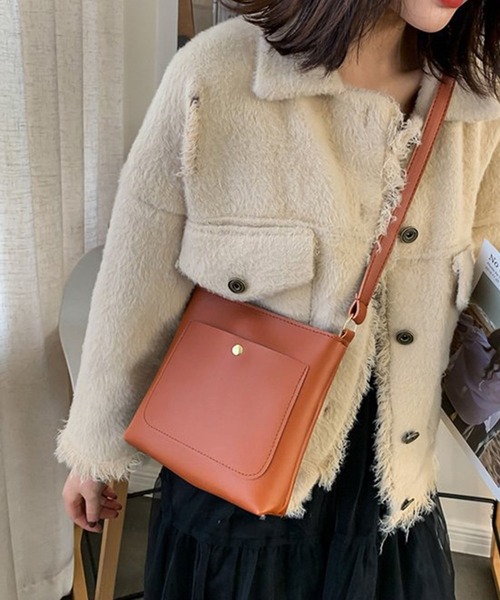 EPICKS（エピックス）の「シンプルボタンショルダーバッグ（ショルダーバッグ・レディース・ホワイト/ベージュ/ブラック/ブラウン・F）」の13枚目の写真