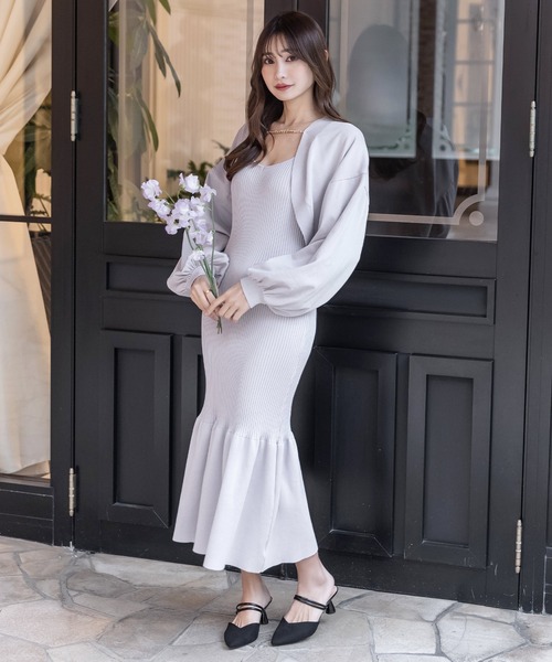 Julia Boutique(ジュリアブティック)の「Vカットデザインヒールミュール/23089(サンダル・レディース・ブラック/アイボリー・36/37/38/39)」の3枚目の写真
