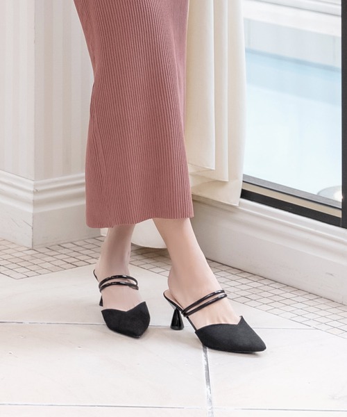 Julia Boutique(ジュリアブティック)の「Vカットデザインヒールミュール/23089(サンダル・レディース・ブラック/アイボリー・36/37/38/39)」の9枚目の写真