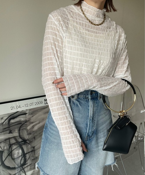 y/m by misato(イムバイミサト)の「シャーリングシアーハイネックトップス(Tシャツ/カットソー・レディース・ブラック/オフホワイト・FREE)」の15枚目の写真