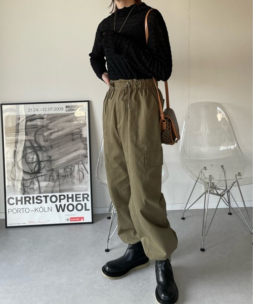 y/m by misato(イムバイミサト)の「シャーリングシアーハイネックトップス(Tシャツ/カットソー・レディース・ブラック/オフホワイト・FREE)」の8枚目の写真