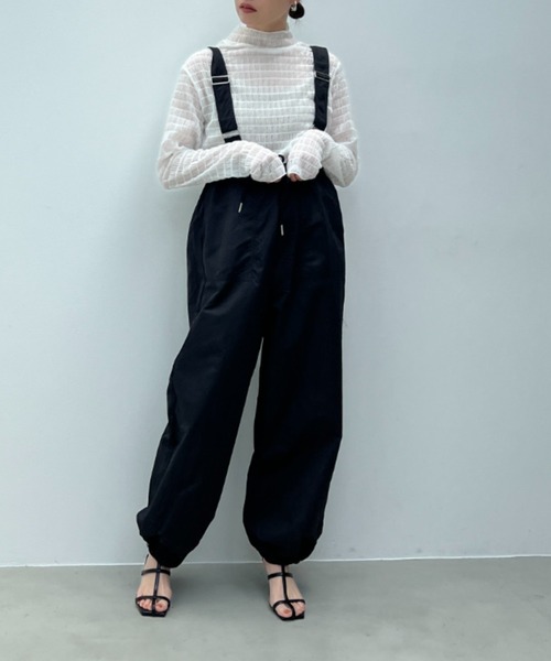 y/m by misato(イムバイミサト)の「シャーリングシアーハイネックトップス(Tシャツ/カットソー・レディース・ブラック/オフホワイト・FREE)」の5枚目の写真