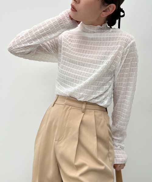 y/m by misato(イムバイミサト)の「シャーリングシアーハイネックトップス(Tシャツ/カットソー・レディース・ブラック/オフホワイト・FREE)」の14枚目の写真