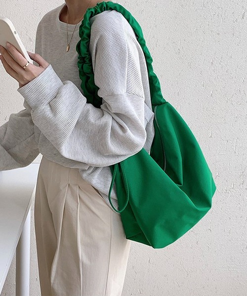 Chaco closet（チャコ クローゼット）の「ナイロン＆ポコポコジャガード2WAYドローコードショルダートートバッグ（ショルダーバッグ・レディース・グリーン/ホワイト系その他/ホワイト/ブラック系その他/ブラック・FREE）」の5枚目の写真