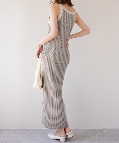 IAMUSE(アイアミューズ)の「ギンガムニット配色パイピングワンピース S0909【IAMUSE】(ワンピース・レディース・ブラック/モカ・FREE)」の14枚目の写真