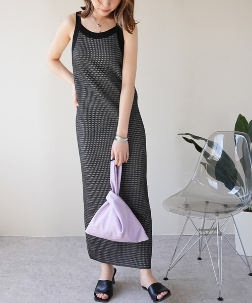 IAMUSE(アイアミューズ)の「ギンガムニット配色パイピングワンピース S0909【IAMUSE】(ワンピース・レディース・ブラック/モカ・FREE)」の7枚目の写真