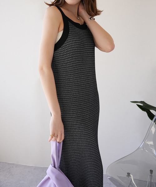 IAMUSE(アイアミューズ)の「ギンガムニット配色パイピングワンピース S0909【IAMUSE】(ワンピース・レディース・ブラック/モカ・FREE)」の10枚目の写真