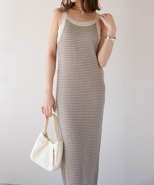 IAMUSE(アイアミューズ)の「ギンガムニット配色パイピングワンピース S0909【IAMUSE】(ワンピース・レディース・ブラック/モカ・FREE)」の13枚目の写真