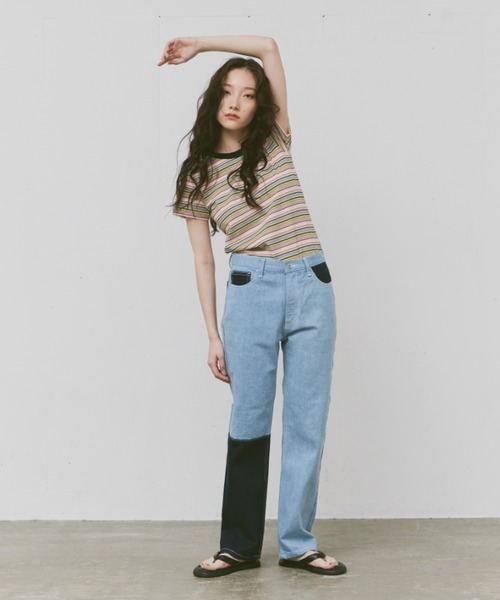 FEKETE（フェケテ）の「BICOLOR DENIM / バイカラーストレートデニム（デニムパンツ・レディース・ブラック/ブルー・SMALL/MEDIUM/LARGE）」の6枚目の写真