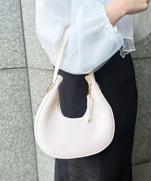 apres jour（アプレジュール）の「【apres jour×ARIAZ】ハーフムーンハンドバッグ（ハンドバッグ・レディース・ブラック/オフホワイト・FREE）」の6枚目の写真