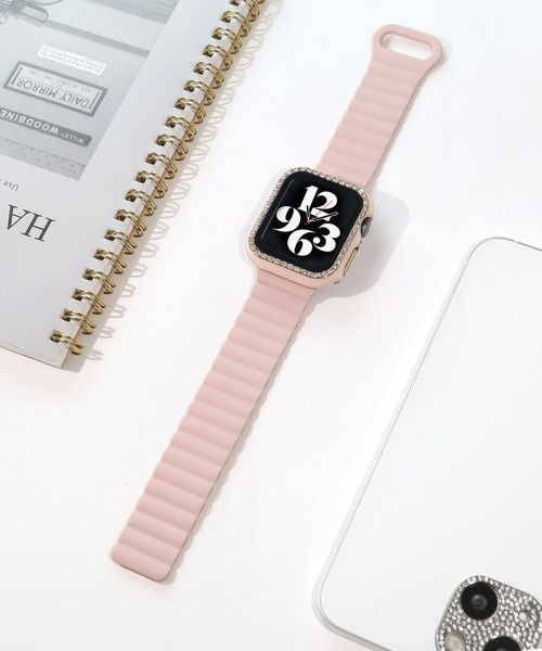 Urban Coral（アーバンコーラル）の「Apple Watch Band / アップルウォッチ バンド マグネットシリコンバンド  / Urban Coral（デジタル腕時計・レディース・ブラック系その他/ピンク/ブルー系その他3/オレンジ系その他3/ブラック/ライトグレー系/オレンジ系その他/オレンジ系その他2/オレンジ系その他4/ブルー系その他2/オレンジ系その他5/ホワイト×ブラック/ブラウン系その他/ブルー系その他/チョコ/ゴールド系その他・40mm）」の6枚目の写真