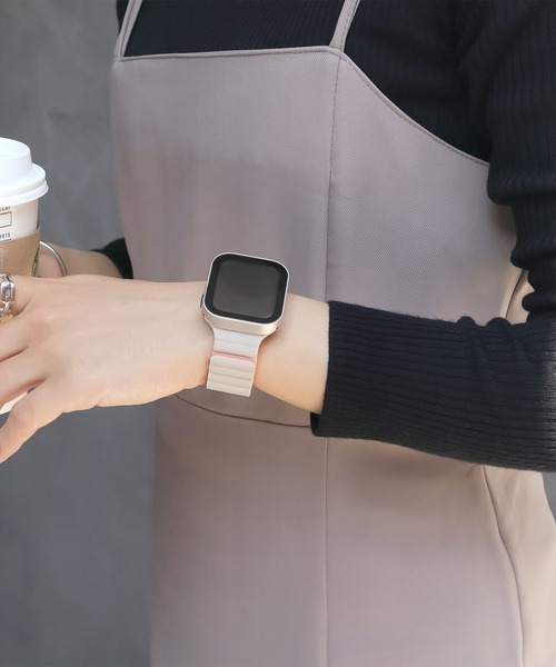 Urban Coral（アーバンコーラル）の「Apple Watch Band / アップルウォッチ バンド マグネットシリコンバンド  / Urban Coral（デジタル腕時計・レディース・ブラック系その他/ピンク/ブルー系その他3/オレンジ系その他3/ブラック/ライトグレー系/オレンジ系その他/オレンジ系その他2/オレンジ系その他4/ブルー系その他2/オレンジ系その他5/ホワイト×ブラック/ブラウン系その他/ブルー系その他/チョコ/ゴールド系その他・40mm）」の11枚目の写真