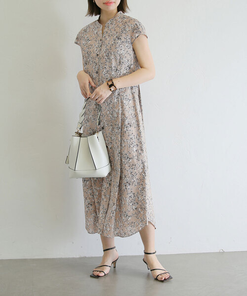 La TOTALITE(ラトータリテ)の「サイドタックスキッパーワンピース(ワンピース・レディース・ベージュ/ライトグリーン/ホワイト・36/38)」の1枚目の写真