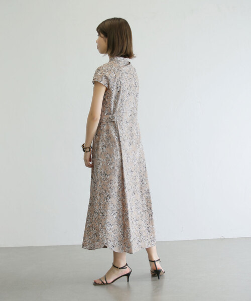 La TOTALITE(ラトータリテ)の「サイドタックスキッパーワンピース(ワンピース・レディース・ベージュ/ライトグリーン/ホワイト・36/38)」の6枚目の写真