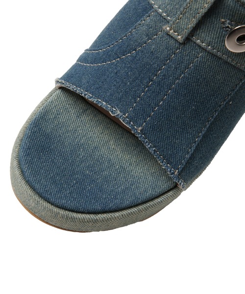 SPIRALGIRL(スパイラルガール)の「デニムチャンキーヒールサンダル(サンダル・レディース・ブラック/ブルー/ホワイト・MEDIUM/LARGE)」の17枚目の写真