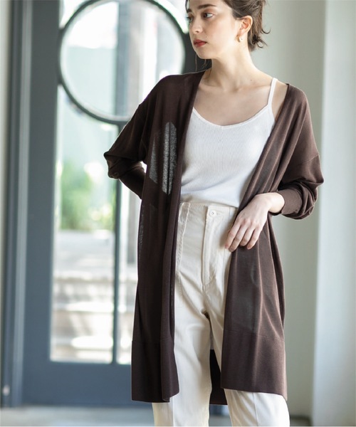 OPAQUE.CLIP（オペークドットクリップ）の「◆ドライタッチ ロングニットカーディガン【接触冷感/イージーケア/抗ピリング/洗濯機洗い可】（カーディガン/ボレロ・レディース・サンドベージュ/ブラック/ブラウン系その他/ホワイト系・38/40/36/42）」の4枚目の写真