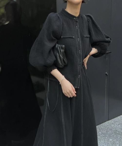 WILLFULLY（ウィルフリー）の「volume sleeve double gauze bi color stitch SH（シャツ/ブラウス・レディース・ブラック/アイボリー/ブルー系・FREE）」の9枚目の写真