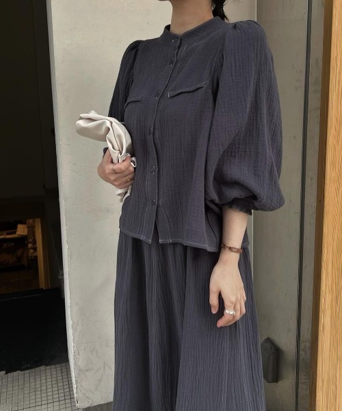 WILLFULLY（ウィルフリー）の「volume sleeve double gauze bi color stitch SH（シャツ/ブラウス・レディース・ブラック/アイボリー/ブルー系・FREE）」の6枚目の写真