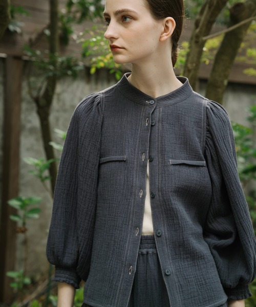 WILLFULLY（ウィルフリー）の「volume sleeve double gauze bi color stitch SH（シャツ/ブラウス・レディース・ブラック/アイボリー/ブルー系・FREE）」の20枚目の写真