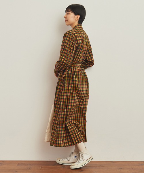 CHILD WOMAN（チャイルドウーマン）の「ギザタータンボタンダウンワンピース（シャツワンピース・レディース・ネイビー/イエロー・FREE）」の4枚目の写真