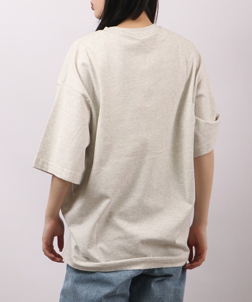 spiritoso(スピリトーゾ)の「spiritoso ピグメントShocking World Tourプリント半袖Tシャツ(Tシャツ/カットソー・レディース・ネイビー/ブラウン/グレイッシュベージュ/チャコール/ホワイト系/グリーン系/サックスブルー/ラベンダー・F)」の12枚目の写真