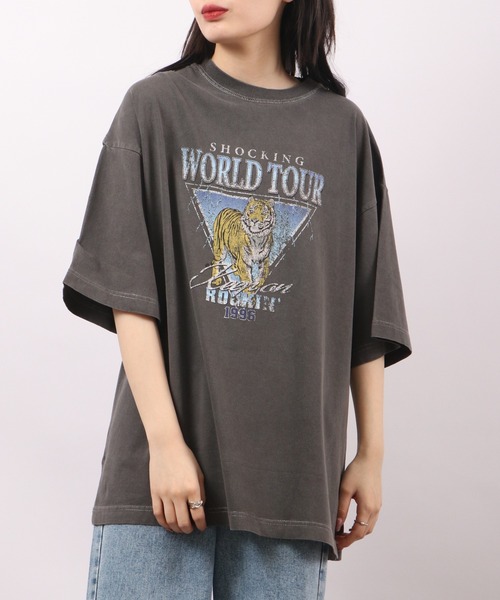 spiritoso(スピリトーゾ)の「spiritoso ピグメントShocking World Tourプリント半袖Tシャツ(Tシャツ/カットソー・レディース・ネイビー/ブラウン/グレイッシュベージュ/チャコール/ホワイト系/グリーン系/サックスブルー/ラベンダー・F)」の16枚目の写真