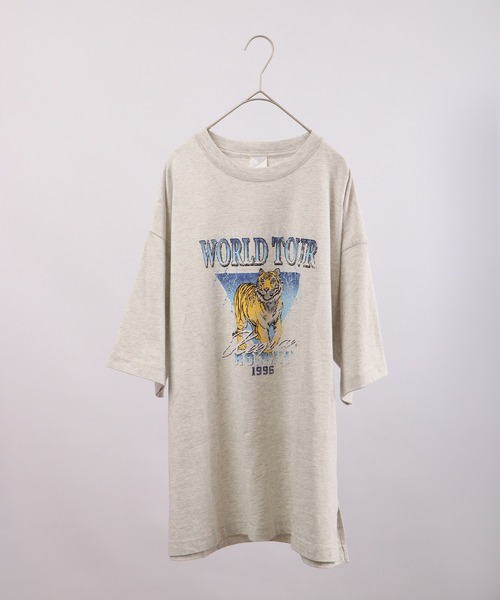 spiritoso(スピリトーゾ)の「spiritoso ピグメントShocking World Tourプリント半袖Tシャツ(Tシャツ/カットソー・レディース・ネイビー/ブラウン/グレイッシュベージュ/チャコール/ホワイト系/グリーン系/サックスブルー/ラベンダー・F)」の9枚目の写真