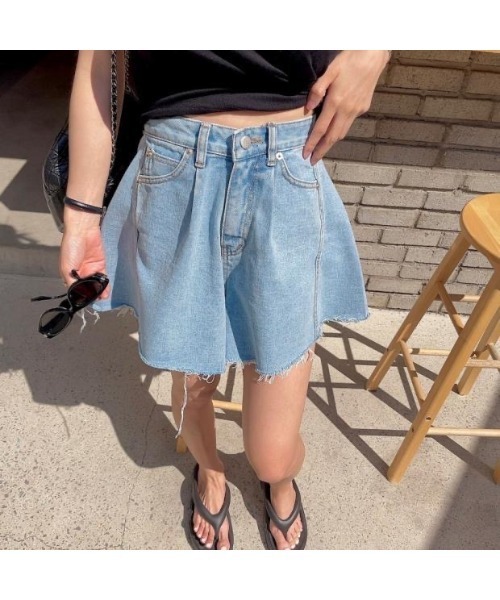 ROOPTOKYO(ループトウキョウ)の「フレアデニムショートパンツ(デニムパンツ・レディース・ブルー/ブラック・L/M/S)」の3枚目の写真