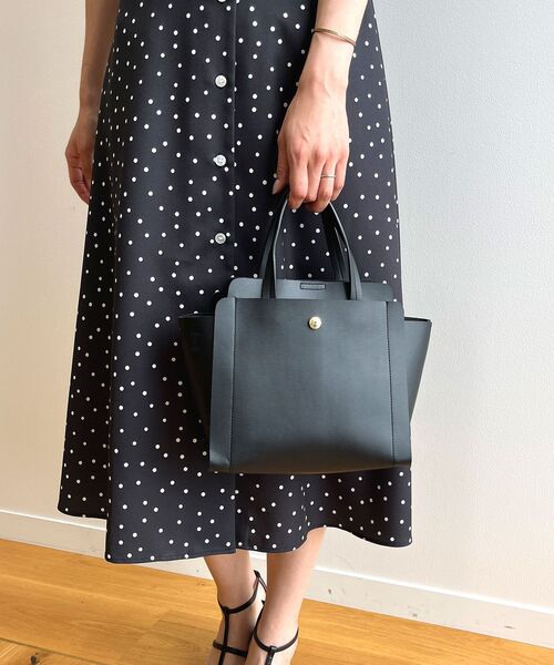 OPAQUE.CLIP（オペークドットクリップ）の「◆【2WAY】前後ポケット付きミドルトート（トートバッグ・レディース・ブラック/カーキ/オフホワイト・00）」の20枚目の写真