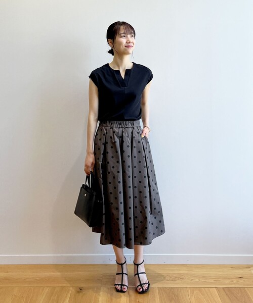 OPAQUE.CLIP（オペークドットクリップ）の「◆【2WAY】前後ポケット付きミドルトート（トートバッグ・レディース・ブラック/カーキ/オフホワイト・00）」の4枚目の写真