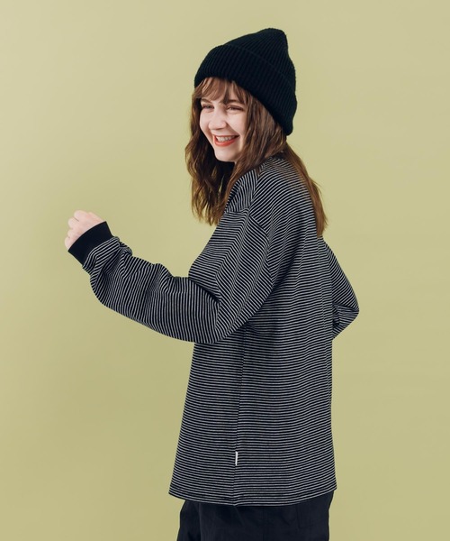 MUHET(ミュエータ)の「ロゴ刺繍ロンT(Tシャツ/カットソー・レディース・ブルー/カーキ/オフホワイト/ブラック・MEDIUM/X-LARGE)」の9枚目の写真