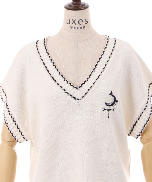 axes femme（アクシーズファム）の「刺繍入ステッチニットべスト