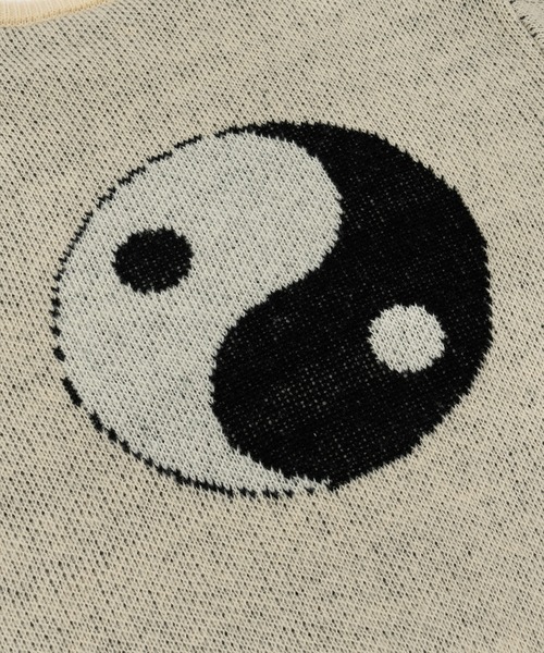 FCMM(エフシーエムエム)の「【日本限定アイテム】MAGATAMA KNIT SWEATER/勾玉ニットセーター(ニット/セーター・メンズ・グレー/オリーブ/アイボリー・MEDIUM/LARGE)」の16枚目の写真