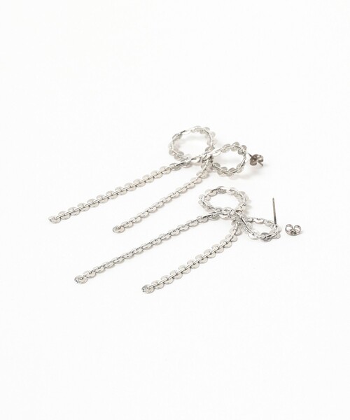Ray BEAMS（レイビームス）の「Ray BEAMS / アシンメトリー リボン チェーン ピアス（ピアス（両耳用）・レディース・ゴールド/シルバー・ONE SIZE）」の5枚目の写真