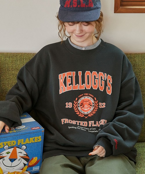 MONO-MART LADY'S（モノマートレディース）の「【KELLOGG'S】別注 ケロッグ ヴィンテージ加工プリントスウェット（スウェット・レディース・ブラック系1/アイボリー/オートミール/スミクロ/ネイビー/アイボリー系1/ブラック系2・FREE）」の2枚目の写真