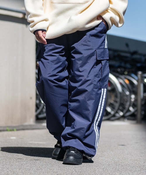 JOHN'S CLOSET(ジョンズクローゼット)の「【13】ナイロン サイドライン カーゴパンツ(カーゴパンツ・メンズ・ブラック/ベージュ/ネイビー・MEDIUM/LARGE)」の17枚目の写真
