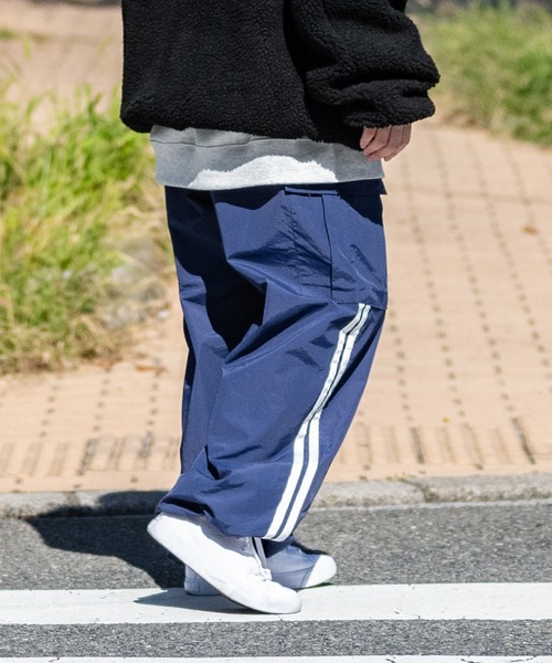 JOHN'S CLOSET(ジョンズクローゼット)の「【13】ナイロン サイドライン カーゴパンツ(カーゴパンツ・メンズ・ブラック/ベージュ/ネイビー・MEDIUM/LARGE)」の6枚目の写真