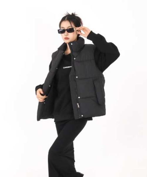 Vipoa（ヴィポア）の「中綿スタンドベスト（ダウンベスト・レディース・アイボリー/ブラック・FREE）」の6枚目の写真