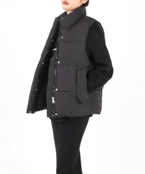 Vipoa（ヴィポア）の「中綿スタンドベスト（ダウンベスト・レディース・アイボリー/ブラック・FREE）」の8枚目の写真