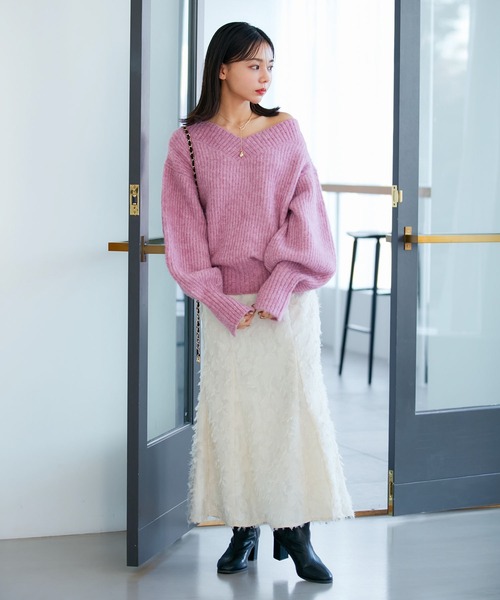 VIS（ビス）の「【2WAY】オフショルダーにもなるVネックニット（ニット/セーター・レディース・ピンク/オフホワイト/グレー・FREE）」の6枚目の写真