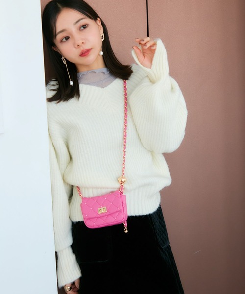 VIS（ビス）の「【2WAY】オフショルダーにもなるVネックニット（ニット/セーター・レディース・ピンク/オフホワイト/グレー・FREE）」の8枚目の写真