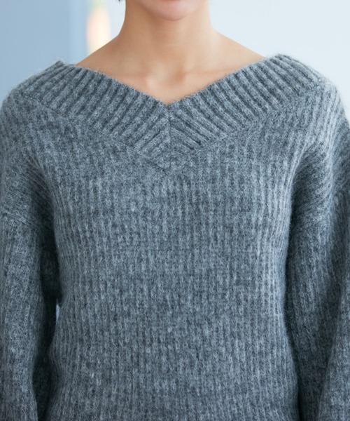 VIS（ビス）の「【2WAY】オフショルダーにもなるVネックニット（ニット/セーター・レディース・ピンク/オフホワイト/グレー・FREE）」の18枚目の写真